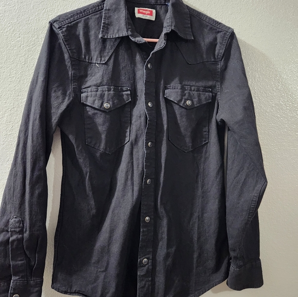 Wrangler button down! - Picture 4 of 5